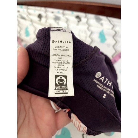 Athleta Purple Floral Hyper Focused Activewear Bra Size- Small - Picture 4 of 6